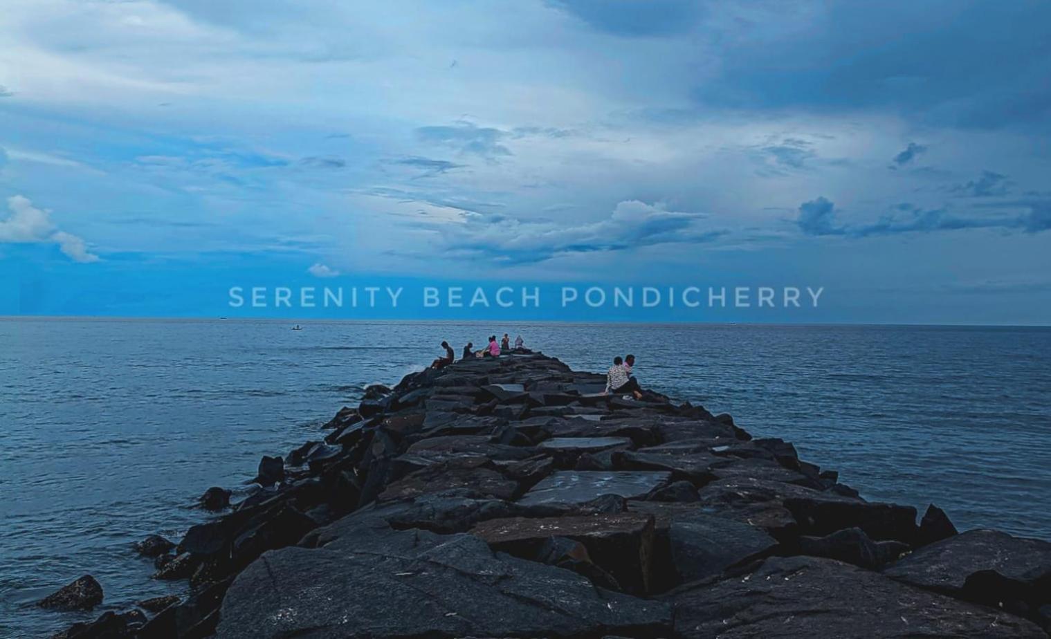 Serenity Sands Beach Resort Puduccseri Kültér fotó