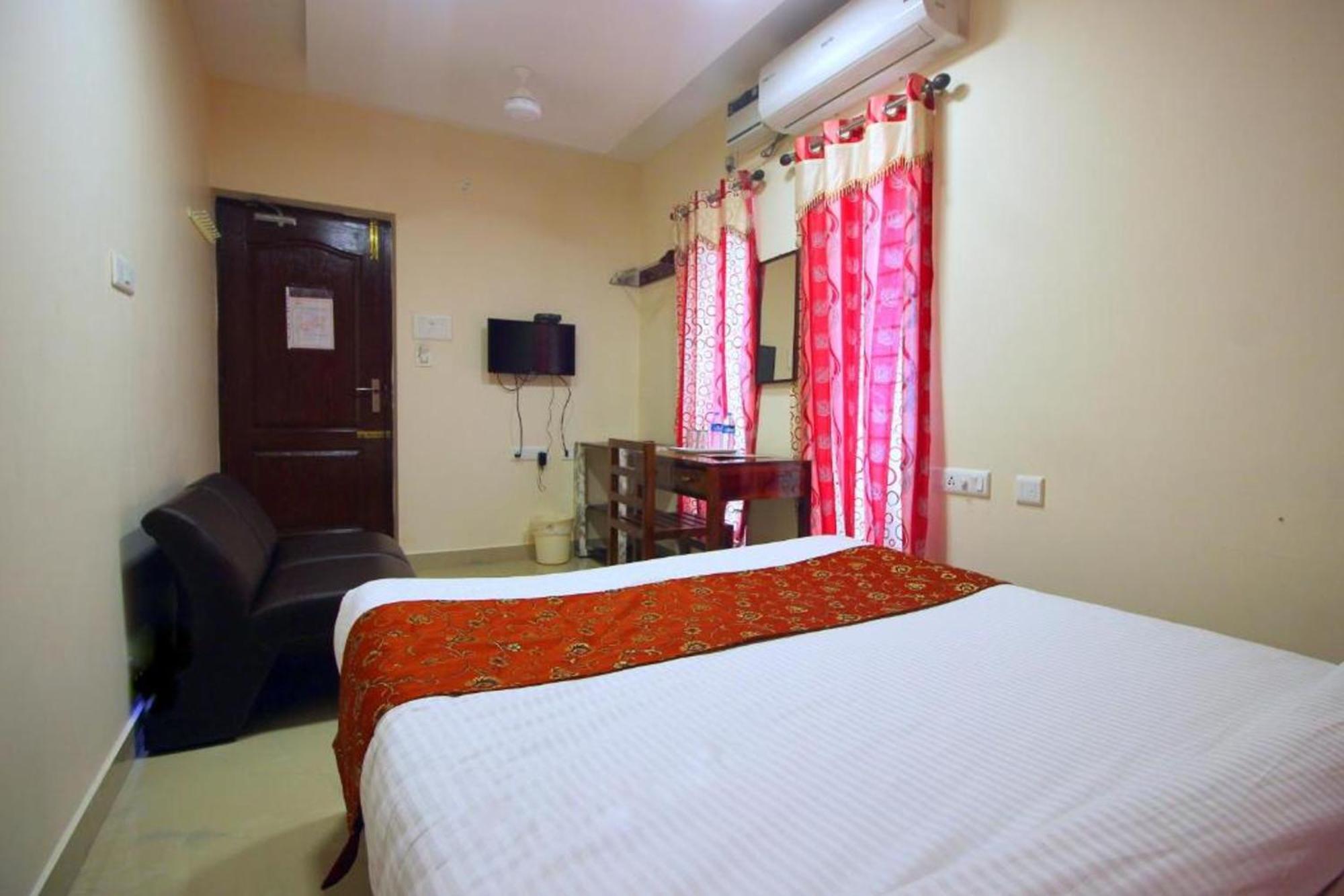 Serenity Sands Beach Resort Puduccseri Kültér fotó