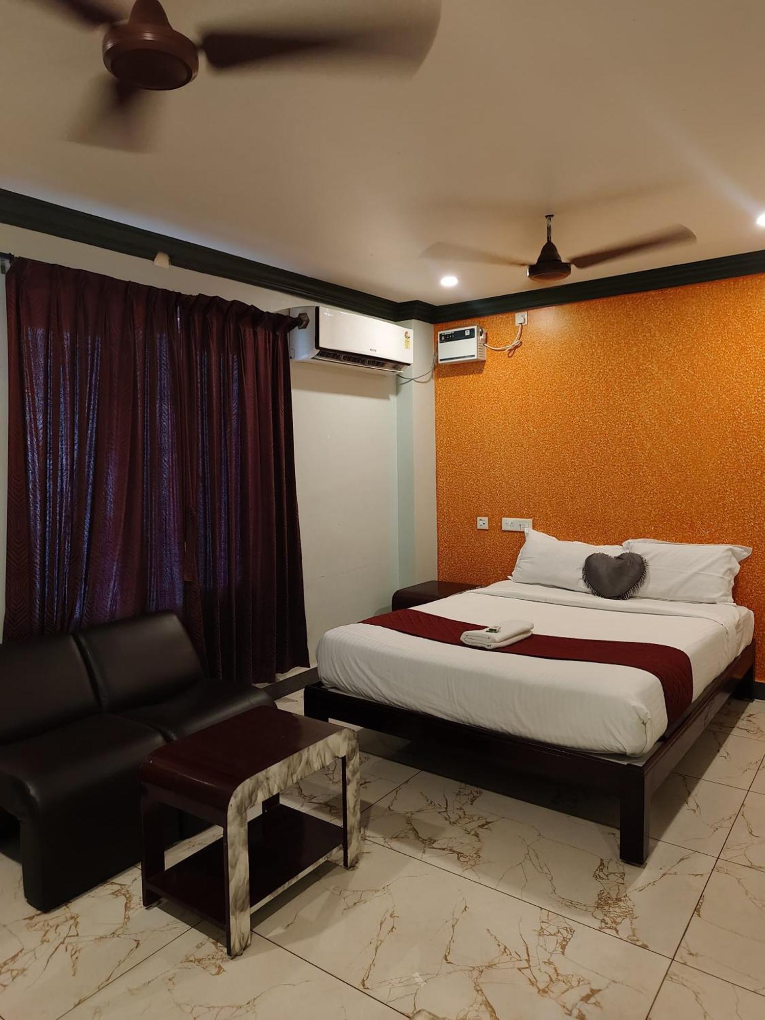 Serenity Sands Beach Resort Puduccseri Kültér fotó