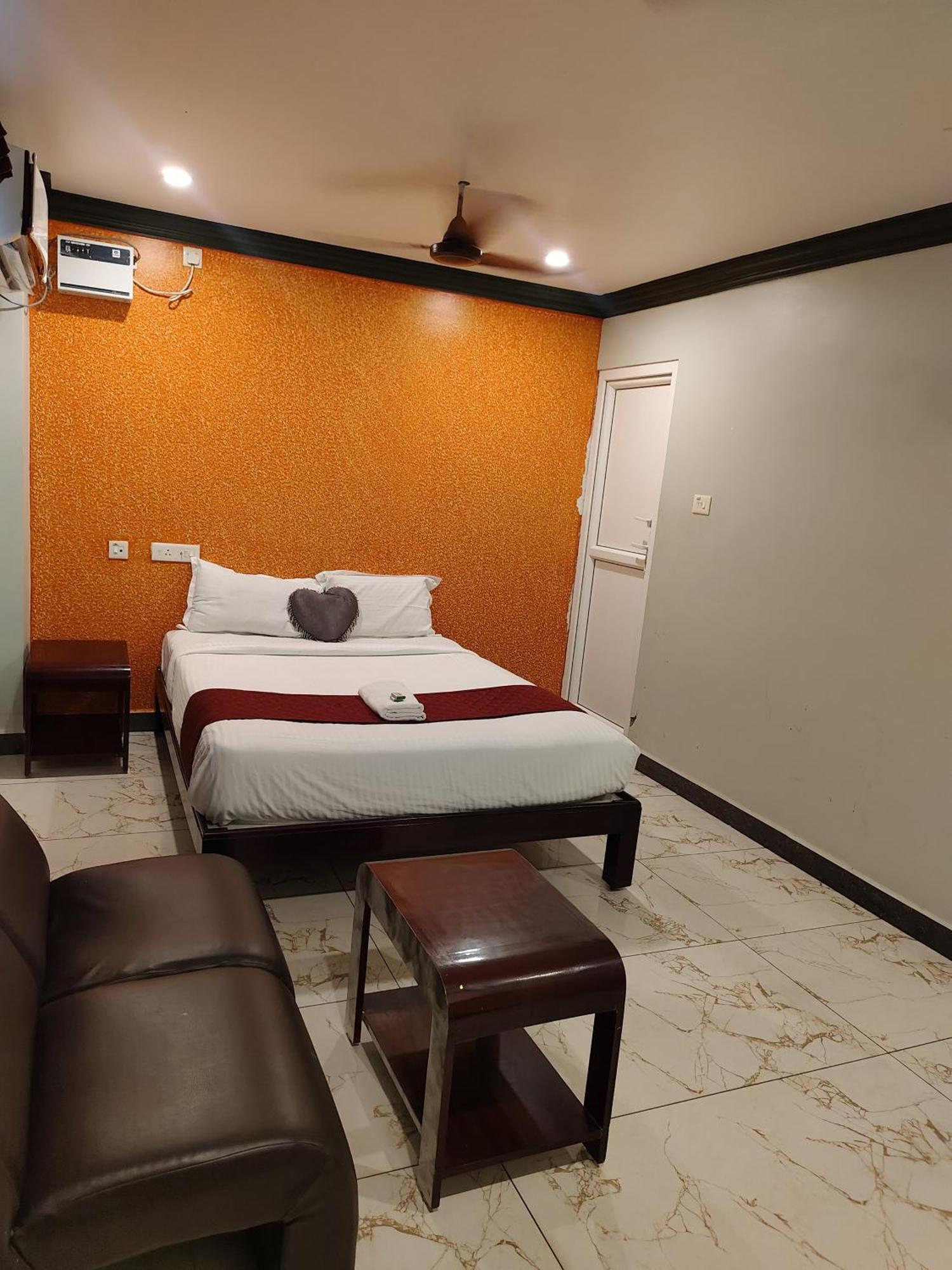 Serenity Sands Beach Resort Puduccseri Kültér fotó